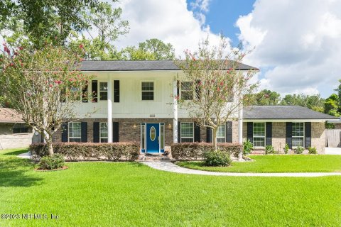 House in Orange Park, Florida 4 bedrooms, 205.69 sq.m. № 772443 - photo 1