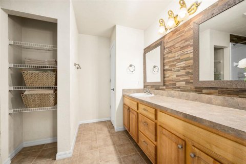 Casa en venta en Gainesville, Florida, 3 dormitorios, 195.09 m2 № 2133852 - foto 2