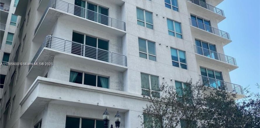 Condo in Miami, Florida, 2 bedrooms № 1702296