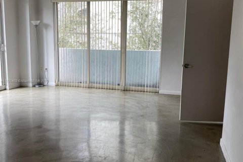 Condo in Miami, Florida, 2 bedrooms  № 1702296 - photo 4