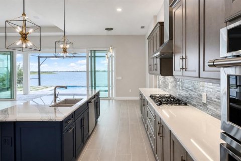 House in Sarasota, Florida 3 bedrooms, 285.95 sq.m. № 2266778 - photo 14