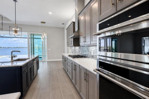 House in Sarasota, Florida 3 bedrooms, 285.95 sq.m. № 2266778 - photo 15