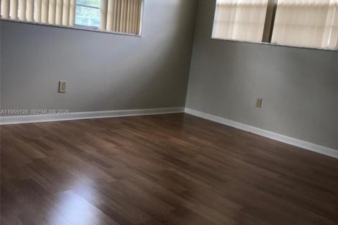 Copropriété à louer à Coral Springs, Floride: 2 chambres, 78.97 m2 № 2010969 - photo 3