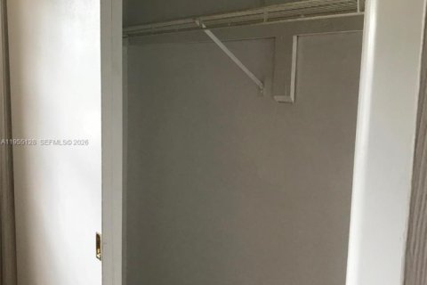 Copropriété à louer à Coral Springs, Floride: 2 chambres, 78.97 m2 № 2010969 - photo 6