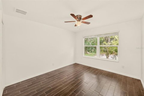 Villa ou maison à vendre à Largo, Floride: 2 chambres, 125.98 m2 № 2416597 - photo 16