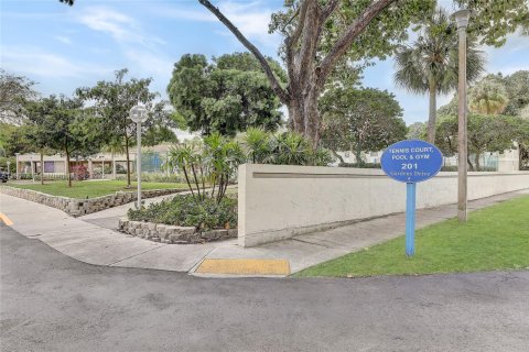 Condo in Pompano Beach, Florida, 2 bedrooms  № 1956615 - photo 16