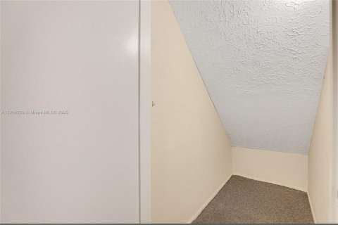 Condo in Pompano Beach, Florida, 2 bedrooms  № 1956615 - photo 12