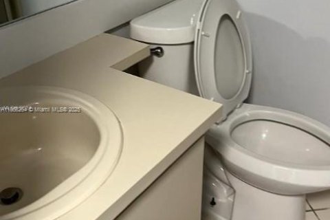 Condominio en venta en Oakland Park, Florida, 2 dormitorios, 82.68 m2 № 2054721 - foto 8