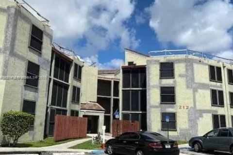 Condominio en Oakland Park, Florida, 2 dormitorios  № 2054721