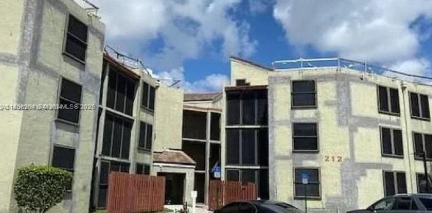 Condominio en Oakland Park, Florida, 2 dormitorios  № 2054721