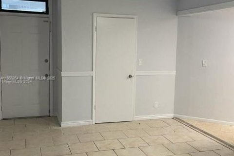 Condominio en venta en Oakland Park, Florida, 2 dormitorios, 82.68 m2 № 2054721 - foto 3