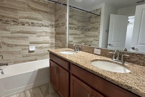 Adosado en venta en Kissimmee, Florida, 4 dormitorios, 177.81 m2 № 1873538 - foto 24