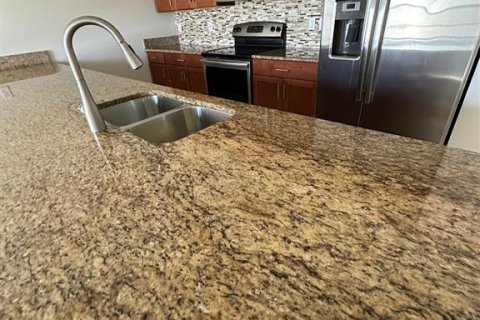 Adosado en venta en Kissimmee, Florida, 4 dormitorios, 177.81 m2 № 1873538 - foto 8