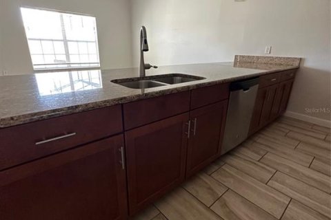Adosado en venta en Kissimmee, Florida, 4 dormitorios, 177.81 m2 № 1873538 - foto 10
