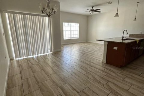 Adosado en venta en Kissimmee, Florida, 4 dormitorios, 177.81 m2 № 1873538 - foto 14