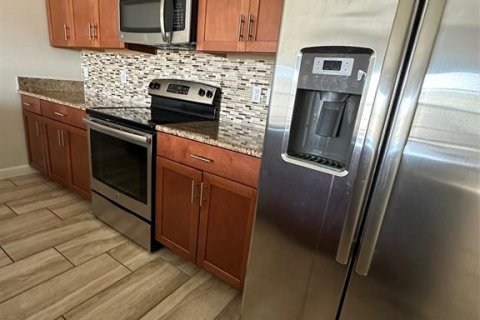 Adosado en venta en Kissimmee, Florida, 4 dormitorios, 177.81 m2 № 1873538 - foto 11