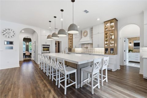 House in Sarasota, Florida 6 bedrooms, 469.71 sq.m. № 2431156 - photo 6