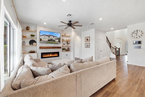 House in Sarasota, Florida 6 bedrooms, 469.71 sq.m. № 2431156 - photo 15