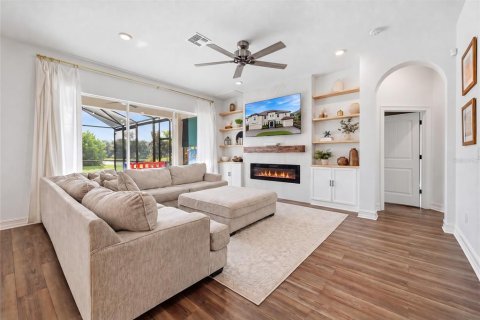 House in Sarasota, Florida 6 bedrooms, 469.71 sq.m. № 2431156 - photo 11