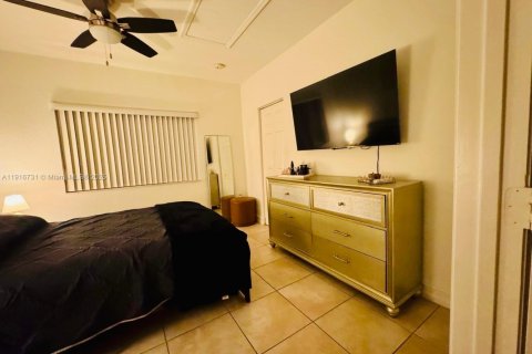 Condominio en alquiler en Miami, Florida, 2 dormitorios, 87.33 m2 № 2016531 - foto 13