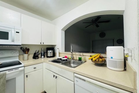 Condominio en alquiler en Miami, Florida, 2 dormitorios, 87.33 m2 № 2016531 - foto 6