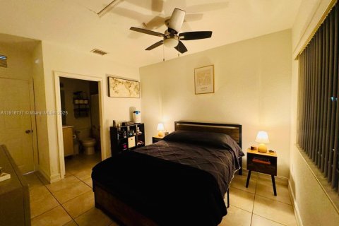 Condominio en alquiler en Miami, Florida, 2 dormitorios, 87.33 m2 № 2016531 - foto 12