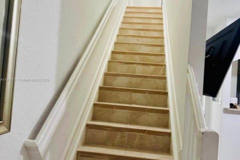 Condominio en alquiler en Miami, Florida, 2 dormitorios, 87.33 m2 № 2016531 - foto 10