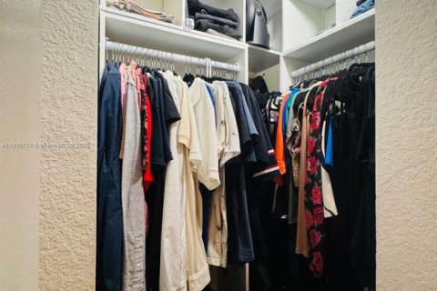 Condominio en alquiler en Miami, Florida, 2 dormitorios, 87.33 m2 № 2016531 - foto 15