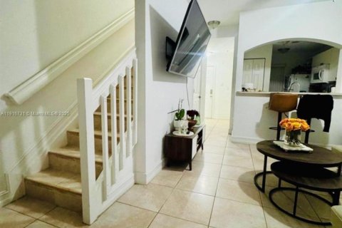 Condominio en alquiler en Miami, Florida, 2 dormitorios, 87.33 m2 № 2016531 - foto 9