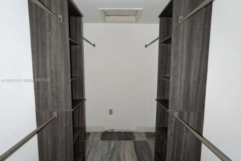 Снять в аренду виллу или дом в Хомстед, Флорида 4 спальни, 164.62м2, № 2004546 - фото 9