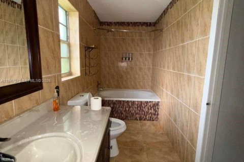 Снять в аренду виллу или дом в Хомстед, Флорида 4 спальни, 164.62м2, № 2004546 - фото 8