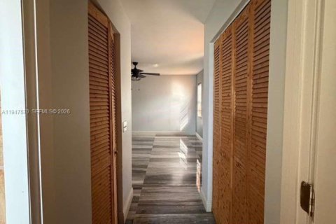 Снять в аренду виллу или дом в Хомстед, Флорида 4 спальни, 164.62м2, № 2004546 - фото 19