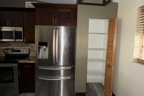 Снять в аренду виллу или дом в Хомстед, Флорида 4 спальни, 164.62м2, № 2004546 - фото 18