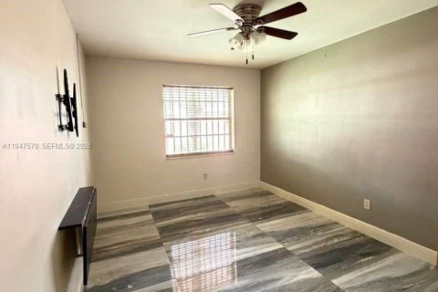 Снять в аренду виллу или дом в Хомстед, Флорида 4 спальни, 164.62м2, № 2004546 - фото 17