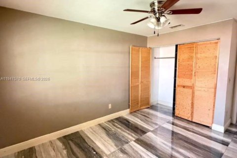 Снять в аренду виллу или дом в Хомстед, Флорида 4 спальни, 164.62м2, № 2004546 - фото 10