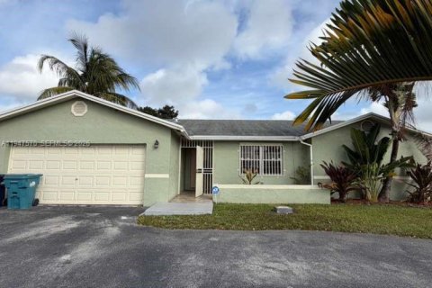 Дом в Хомстед, Флорида 4 спальни, 164.62м2 № 2004546