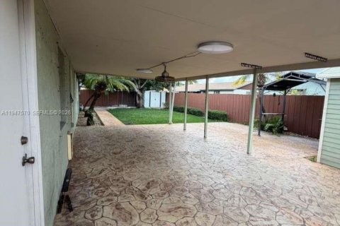 Снять в аренду виллу или дом в Хомстед, Флорида 4 спальни, 164.62м2, № 2004546 - фото 15