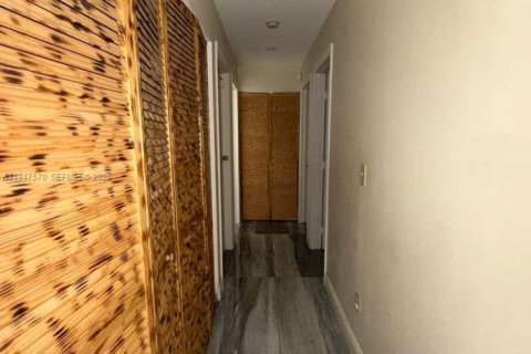 Снять в аренду виллу или дом в Хомстед, Флорида 4 спальни, 164.62м2, № 2004546 - фото 25