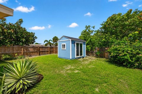 House in Saint Petersburg, Florida 3 bedrooms, 121.24 sq.m. № 2195624 - photo 23