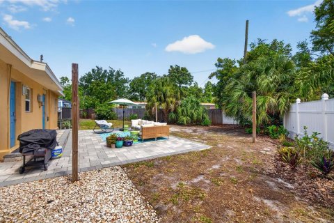 House in Saint Petersburg, Florida 3 bedrooms, 121.24 sq.m. № 2195624 - photo 22