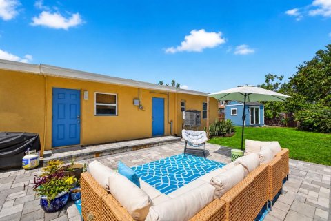 House in Saint Petersburg, Florida 3 bedrooms, 121.24 sq.m. № 2195624 - photo 25
