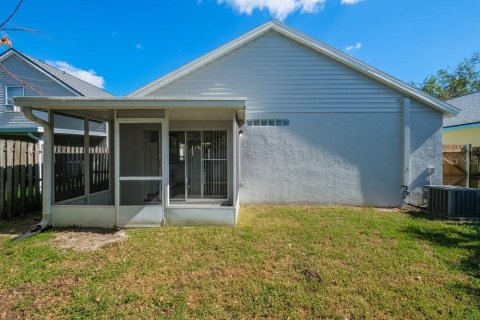 Villa ou maison à louer à Brandon, Floride: 3 chambres, 117.89 m2 № 2427501 - photo 16