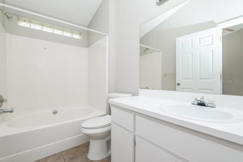 Villa ou maison à louer à Brandon, Floride: 3 chambres, 117.89 m2 № 2427501 - photo 12