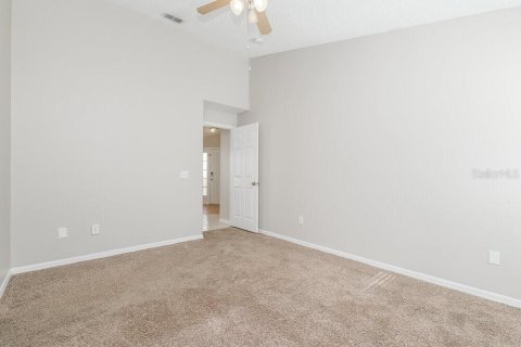 Villa ou maison à louer à Brandon, Floride: 3 chambres, 117.89 m2 № 2427501 - photo 11