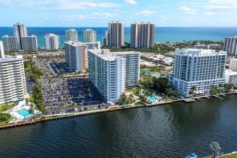 Condo à Fort Lauderdale, Floride, 2 chambres  № 2084743