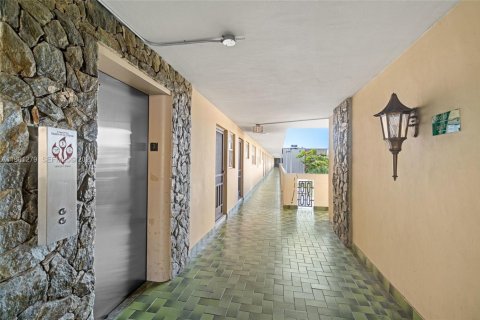 Condominio en venta en Miami, Florida, 2 dormitorios, 155.52 m2 № 2022142 - foto 2