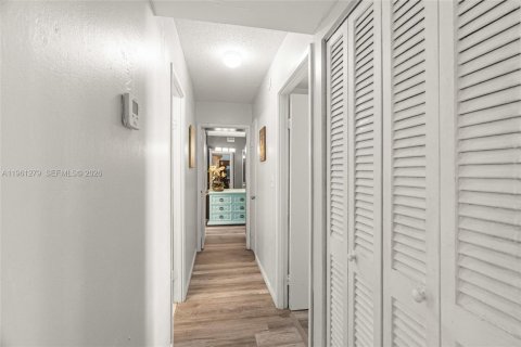 Condominio en venta en Miami, Florida, 2 dormitorios, 155.52 m2 № 2022142 - foto 10