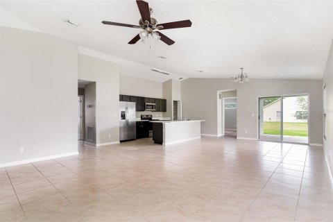 House in Palm Bay, Florida 4 bedrooms, 170.29 sq.m. № 1902445 - photo 4