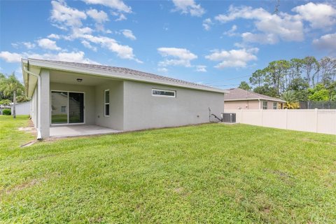 House in Palm Bay, Florida 4 bedrooms, 170.29 sq.m. № 1902445 - photo 18