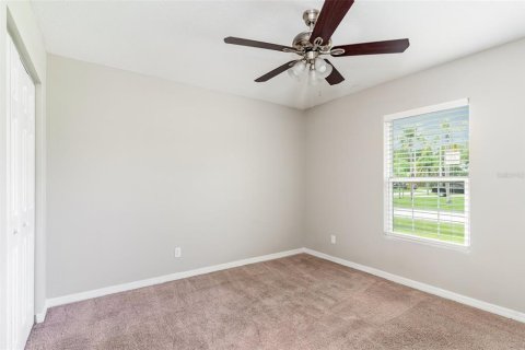 House in Palm Bay, Florida 4 bedrooms, 170.29 sq.m. № 1902445 - photo 11